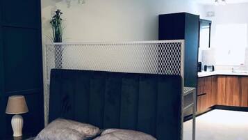 1 quarto, ferros/tábuas de passar roupa, Wi-Fi, roupa de cama