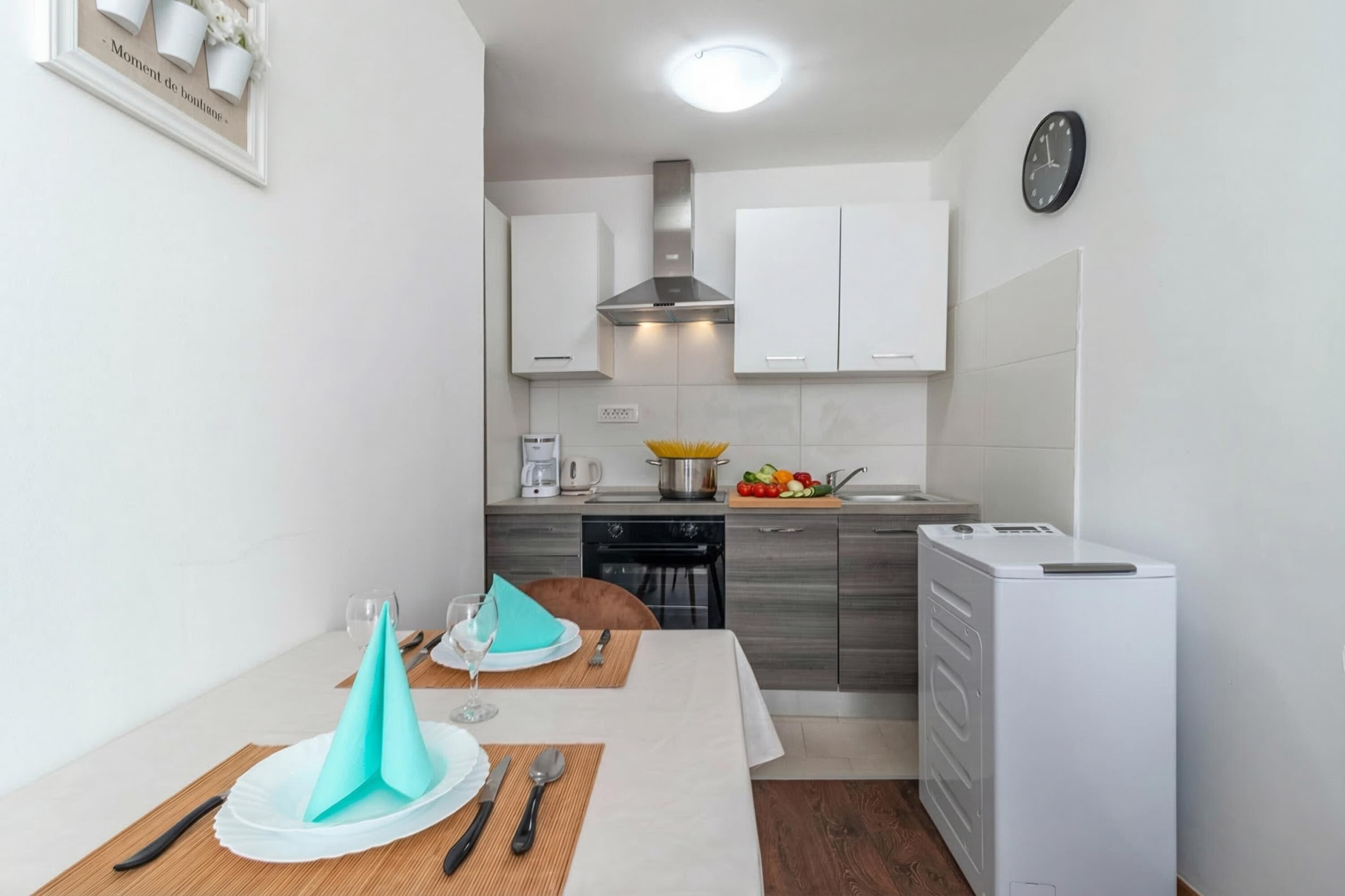 Standard Apartment, Multiple Bedrooms, Sea Facing (Seafront Apartment Sanja) | Private kitchen
