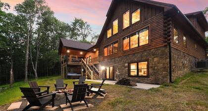 Hillside Hideaway · Pool, HotTub, FirePit, EVCharger, & Great Location