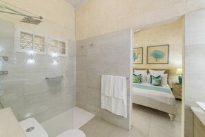 House, 4 Bedrooms | Bathroom | Towels