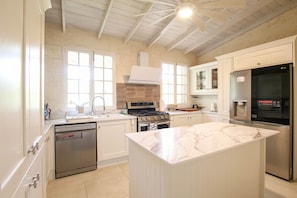 Fridge, oven, coffee/tea maker, toaster