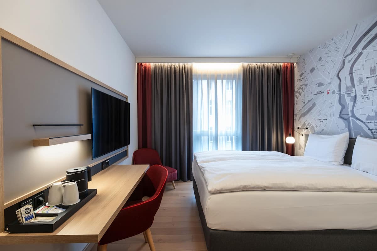 Superior Double Room | Hypo-allergenic bedding available, in-room safe, desk, blackout drapes