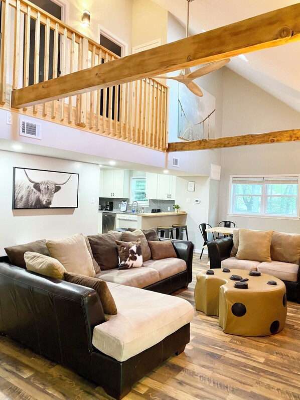 Smart TV, chimenea y futbolito 