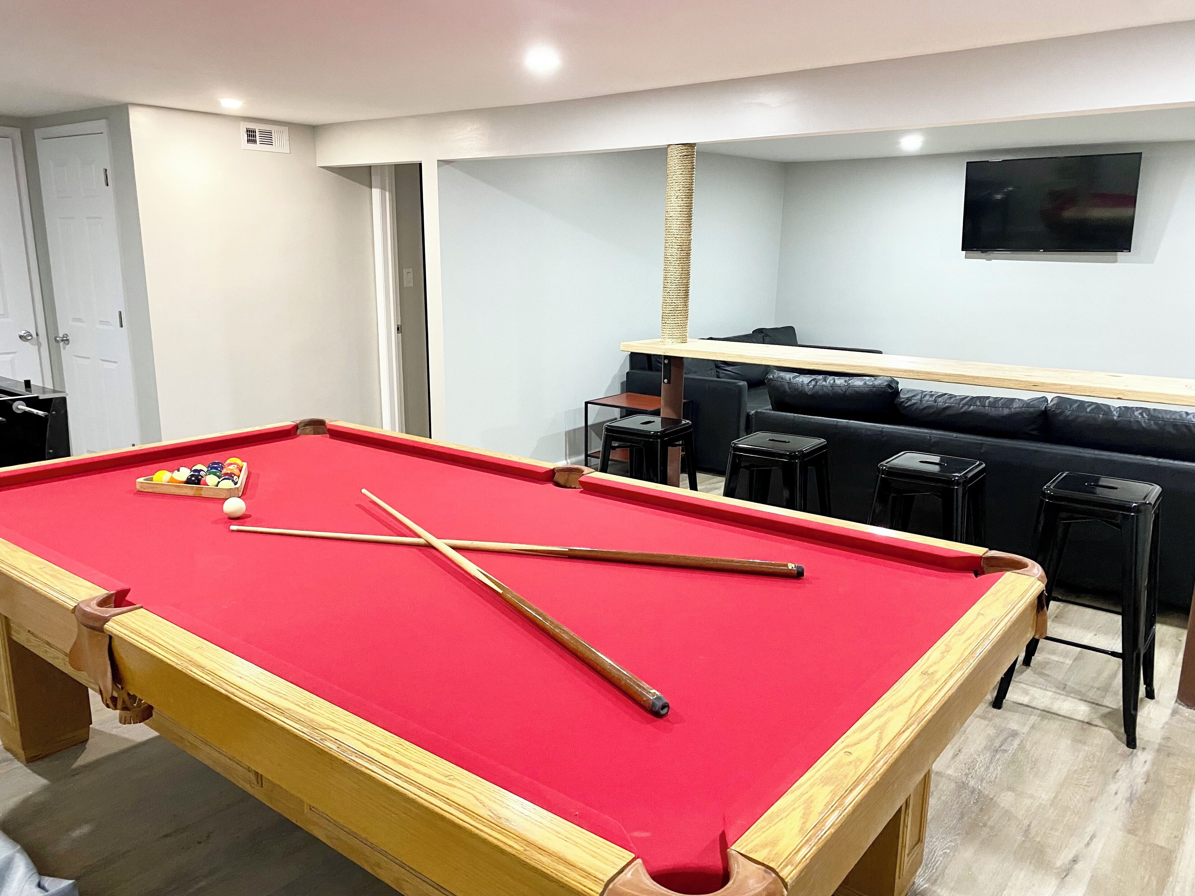 Hot Tub! Forestescape Cabin-full Central Air-4b/2.5b-12 Adults+kids-game Room - Jim Thorpe, PA