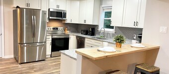 Hot Tub! ForestEscape cabin-Full Central Air-4B/2.5b-12 adults+kids-game room 