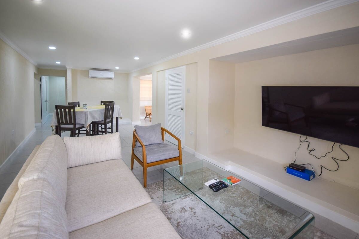 Apartment, 2 Bedrooms | Living area