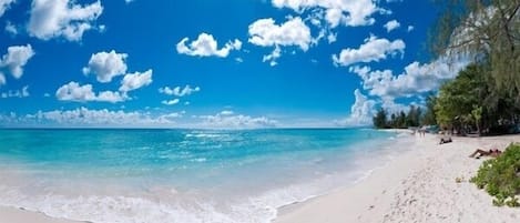 Apartment, 5 Bedrooms | Beach