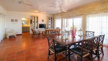 House, 3 Bedrooms | Dining