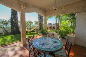 Casa, 3 habitaciones | Restaurante al aire libre
