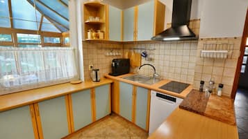 Kühlschrank, Herdplatte, Geschirrspüler