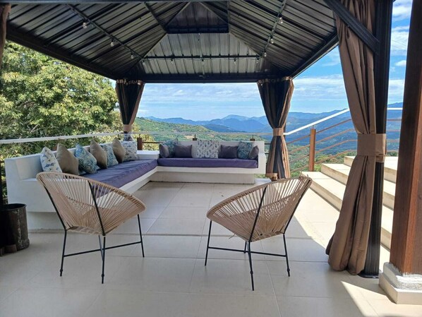 Terrace/patio - Country house and recreation in La Mesa Cundinamarca. (La Mesa)