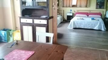 1 bedroom, free WiFi, bed sheets