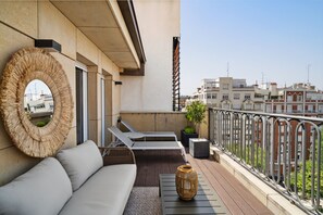 Three-Bedroom Apartment with terrace | Terrace/patio - Limehome Madrid Calle de Nuñez de Balboa (Madrid)