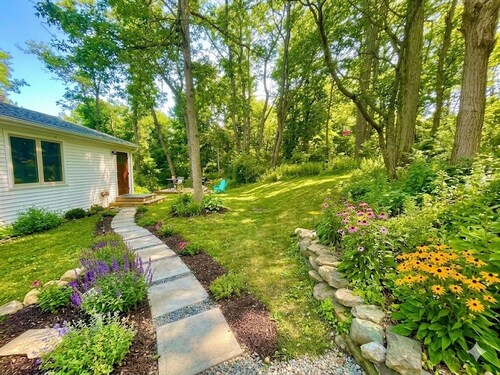 Luxury Bungalow w/Private SAUNA.A beautiful spot to unwind, surrounded by nature