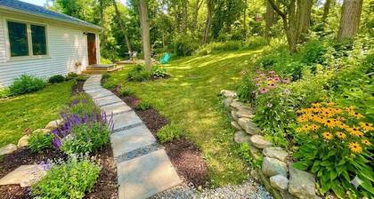 Luxury Bungalow w/Private SAUNA.A beautiful spot to unwind, surrounded by nature