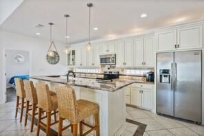 Hus, 3 soverom | Eget kjøkken | Kjøleskap, kaffetrakter/tekoker og brødrister