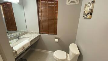 Towels, soap, shampoo, toilet paper