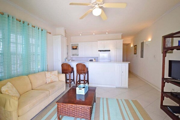 Apartment, 1 Bedroom | Living area