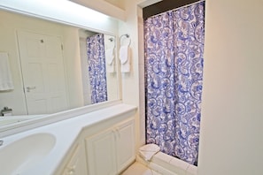 Lejlighed - 1 soveværelse | Badeværelse | Håndklæder