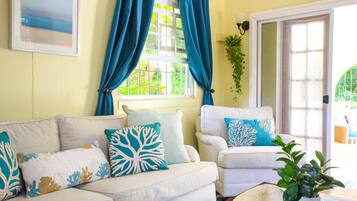 House, 3 Bedrooms | Living area