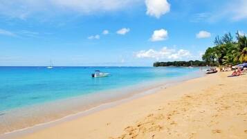 House, 3 Bedrooms | Beach