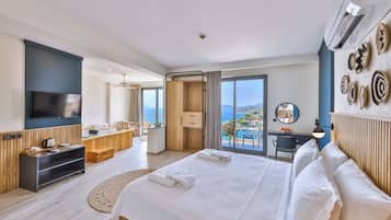 Deluxe Room with Sea View and Jacuzzi | 1 makuuhuone, ylelliset vuodevaatteet