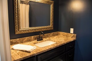 Handtücher, Seife, Shampoo, Toilettenpapier