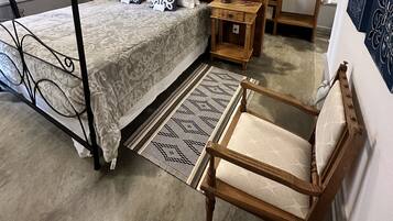 Deluxe Room | Hypo-allergenic bedding, free WiFi