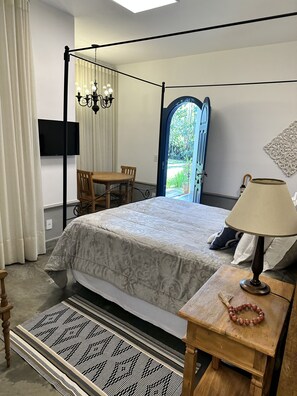 Camera Deluxe | Biancheria da letto ipoallergenica, Wi-Fi gratuito
