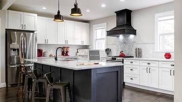 Fridge, microwave, oven, stovetop