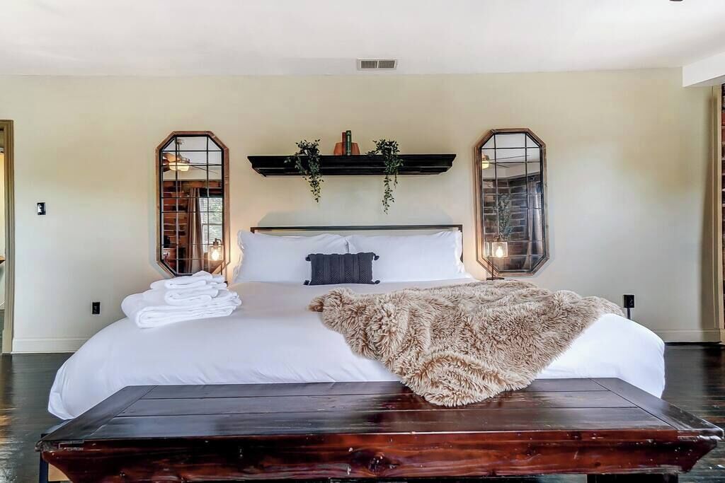 3 多间卧室、办公桌、熨斗/熨衣 板、旅行婴儿床