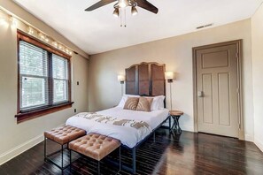 3 bedrooms, desk, iron/ironing board, travel cot