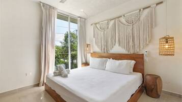 2 bedrooms, desk, iron/ironing board, travel crib