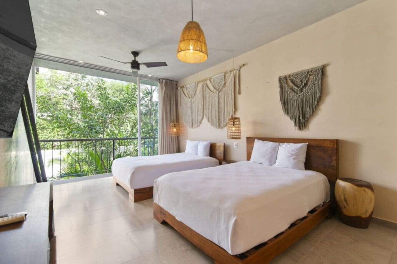 办公桌、熨斗/熨衣板、旅行婴儿床、免费 WiFi