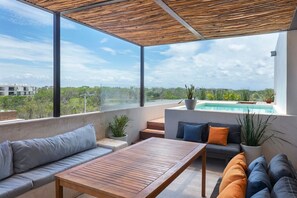 Outdoor dining - 3BR luxury penthouse with rooftop pool - For up to 10 people (Tulum)