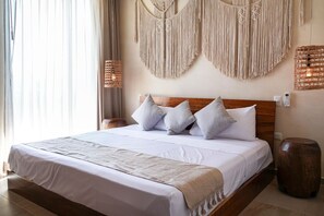 4 bedrooms, desk, iron/ironing board, travel cot