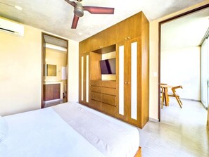 2 bedrooms, desk, iron/ironing board, free WiFi