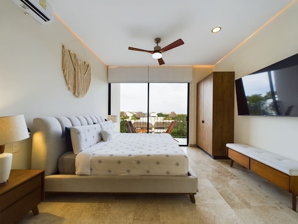 4 Schlafzimmer, Schreibtisch, Bügeleisen/Bügelbrett, Reisekinderbett