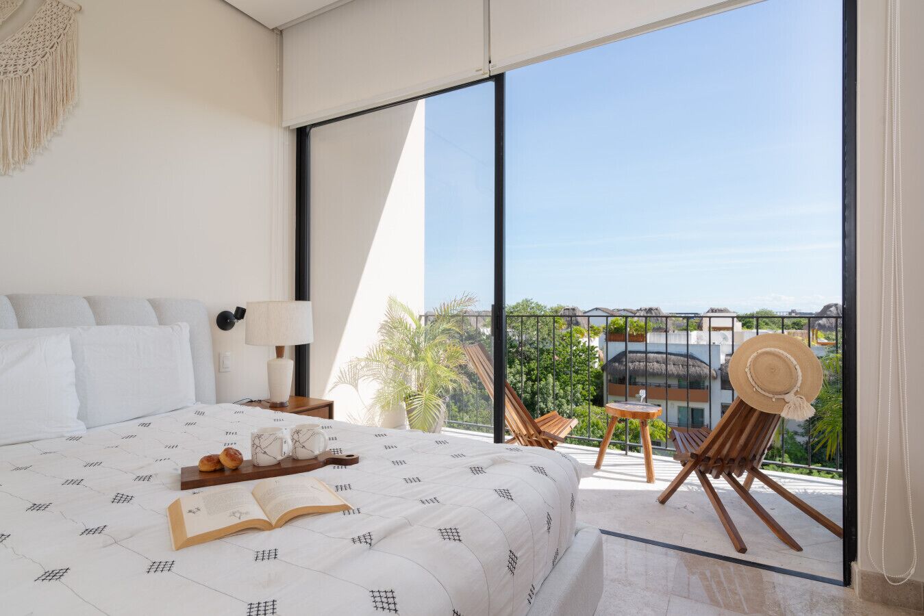 3 camere, una scrivania, ferro/asse da stiro, culla da viaggio