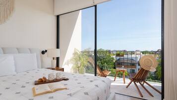 3 chambres, bureau, fer et planche Ă repasser, lit parapluie