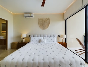 4 Schlafzimmer, Schreibtisch, Bügeleisen/Bügelbrett, Reisekinderbett