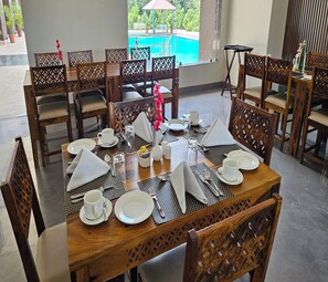 Desayuno buffet todos los días (con cargo) 