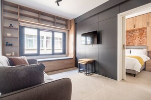 1 Schlafzimmer, Schreibtisch, laptopgeeigneter Arbeitsplatz