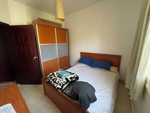 2 bedrooms, iron/ironing board, WiFi, bed sheets