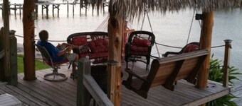2B/1B sleeps 8 on the Bay - 270' fishing pier, pool, spa, w/ tons of amenities