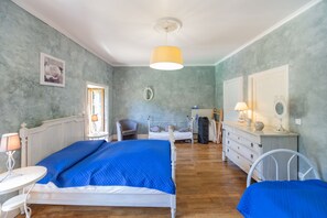 2 soverom og strykejern/-brett