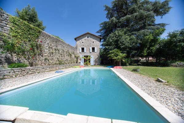 Pool - Le Grand Cèdre - Maison avec piscine privée (Ribes)
