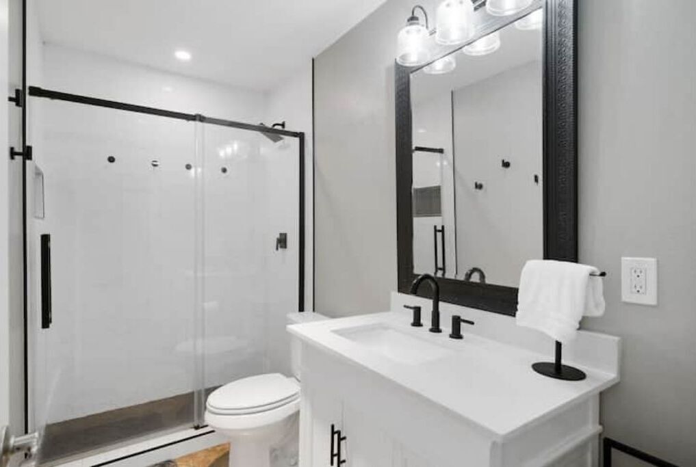 Shower, towels
