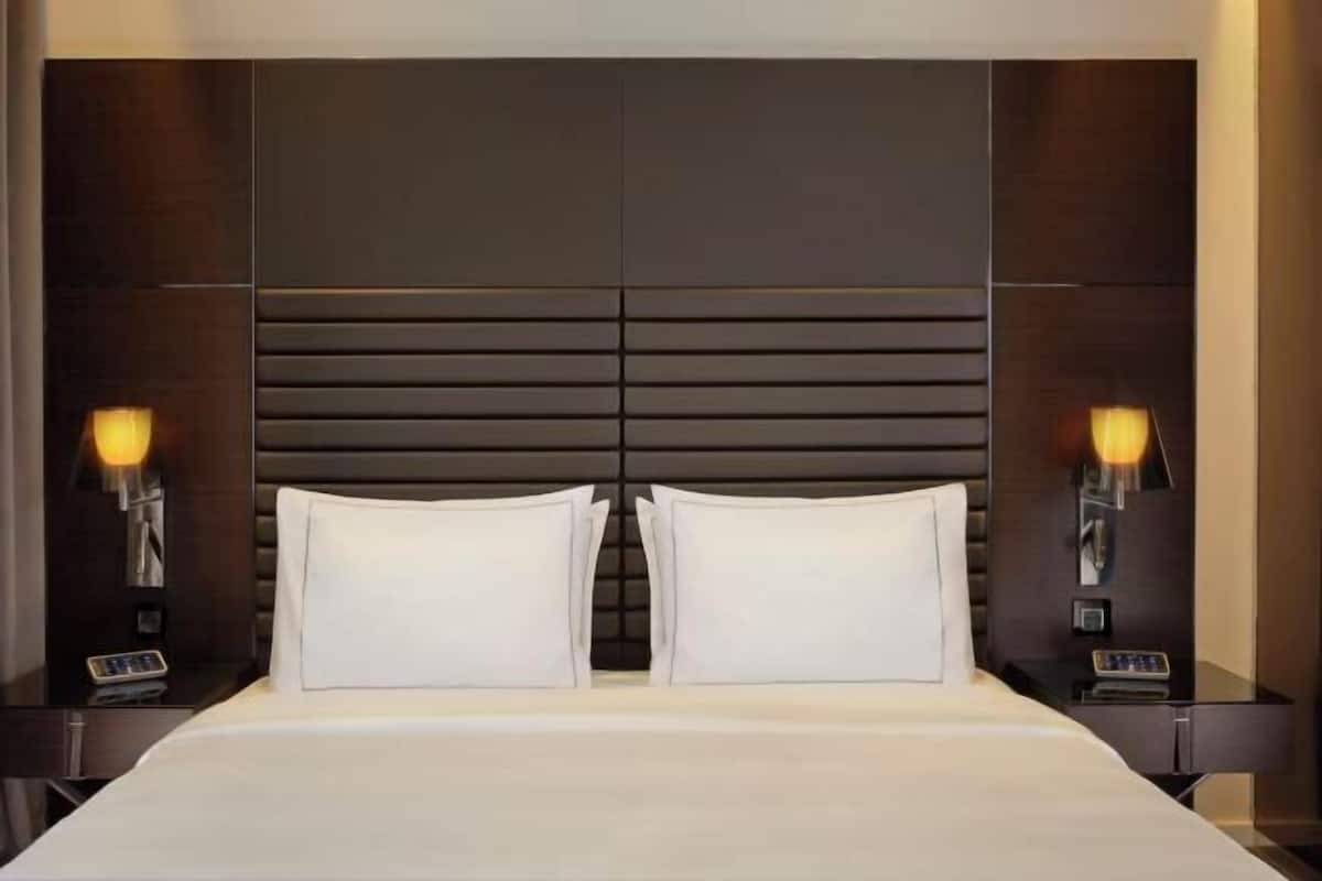 In-room safe, desk, laptop workspace, blackout curtains