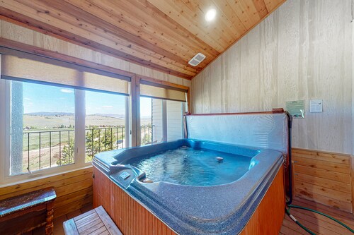 The Mountainside - Unit B47 with a private indoor hot tub, views, & pool
